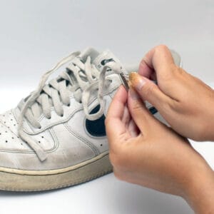 Schnürsenkel erneuern und reparieren