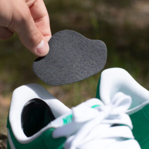 Hinterkappe von Schuhen flicken - Selbstklebende Flicken