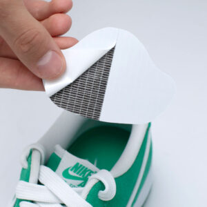 Hinterkappe von Schuhen flicken - Selbstklebende Flicken