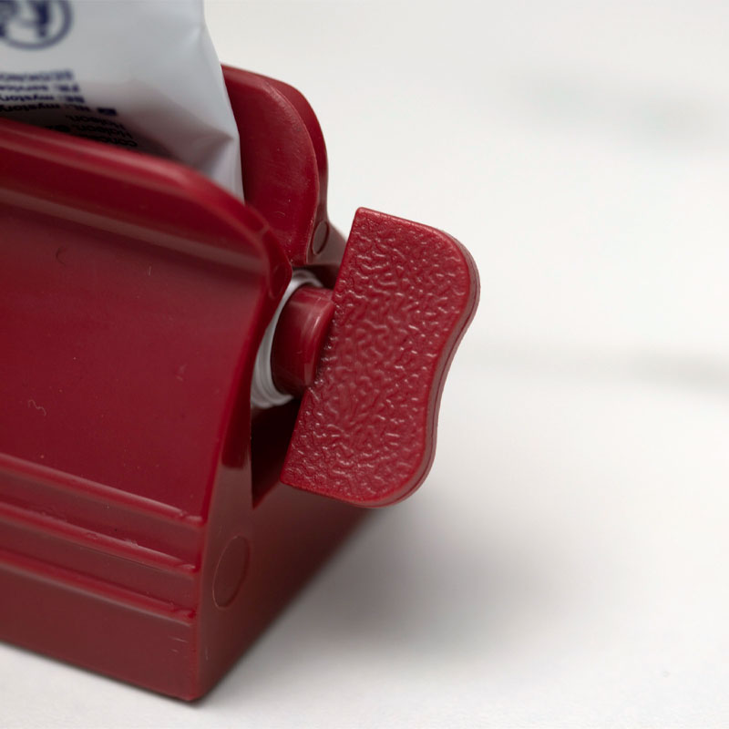 Tubenhalter mit Quetscher