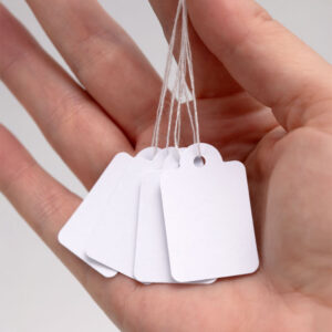 Preisschilder mit Schnur