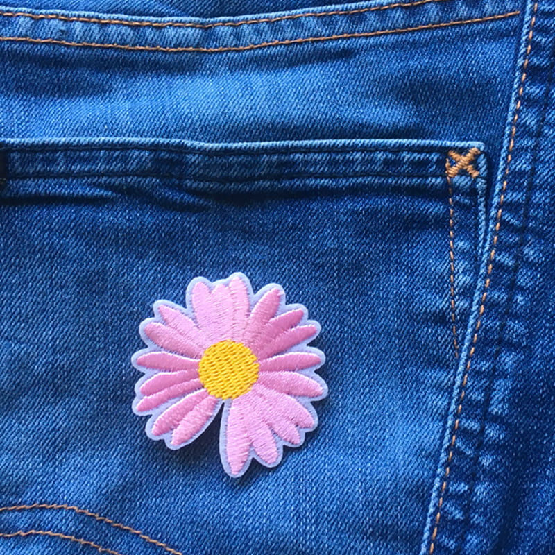 Rosa gerbera - Broderat tygmärke