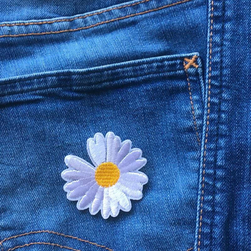 Vit Gerbera - Tygmärke - Broderad