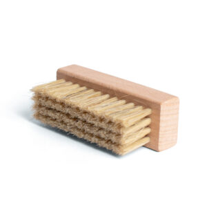 Schuhreinigungsbürste – Schonende Borsten und Holzgriff – Bild 3